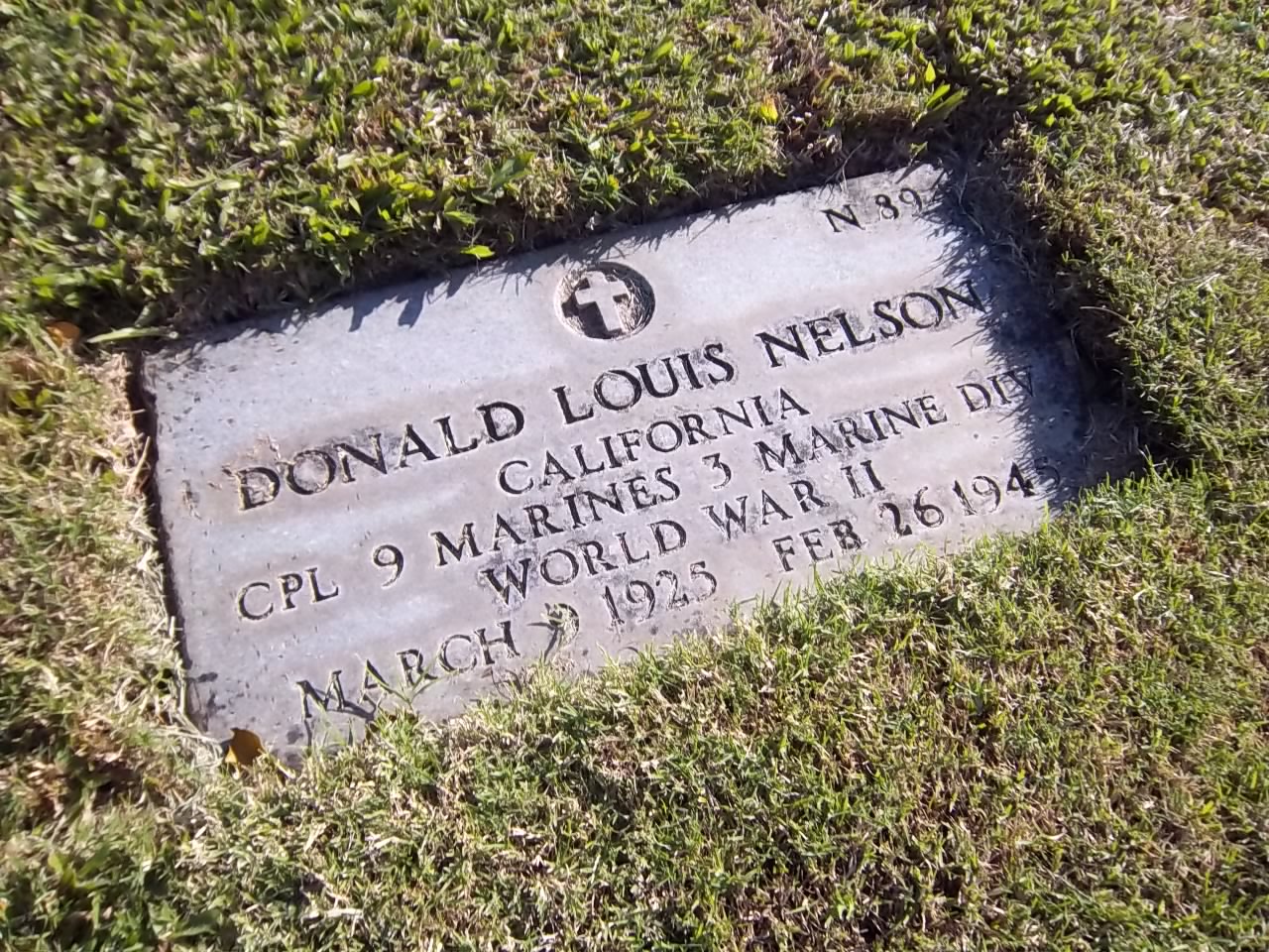 Photo of headstones/Donald Louis Nelson 1925-1945 hdstn Honolulu Nat Mem Cem